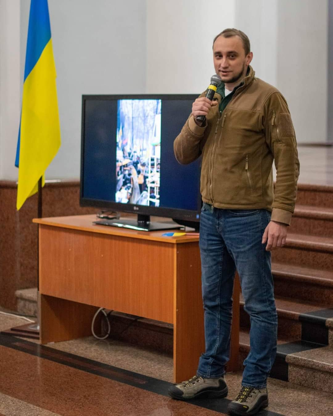 Розповідь про Майдан, активним учасником якого він був